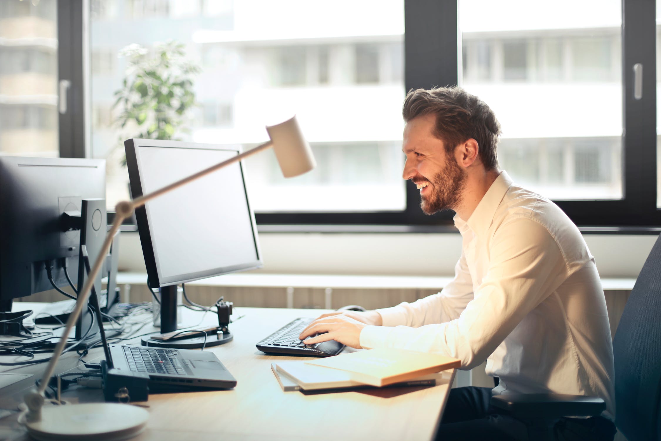 How to Stay Healthy When Sitting at a Desk All Day