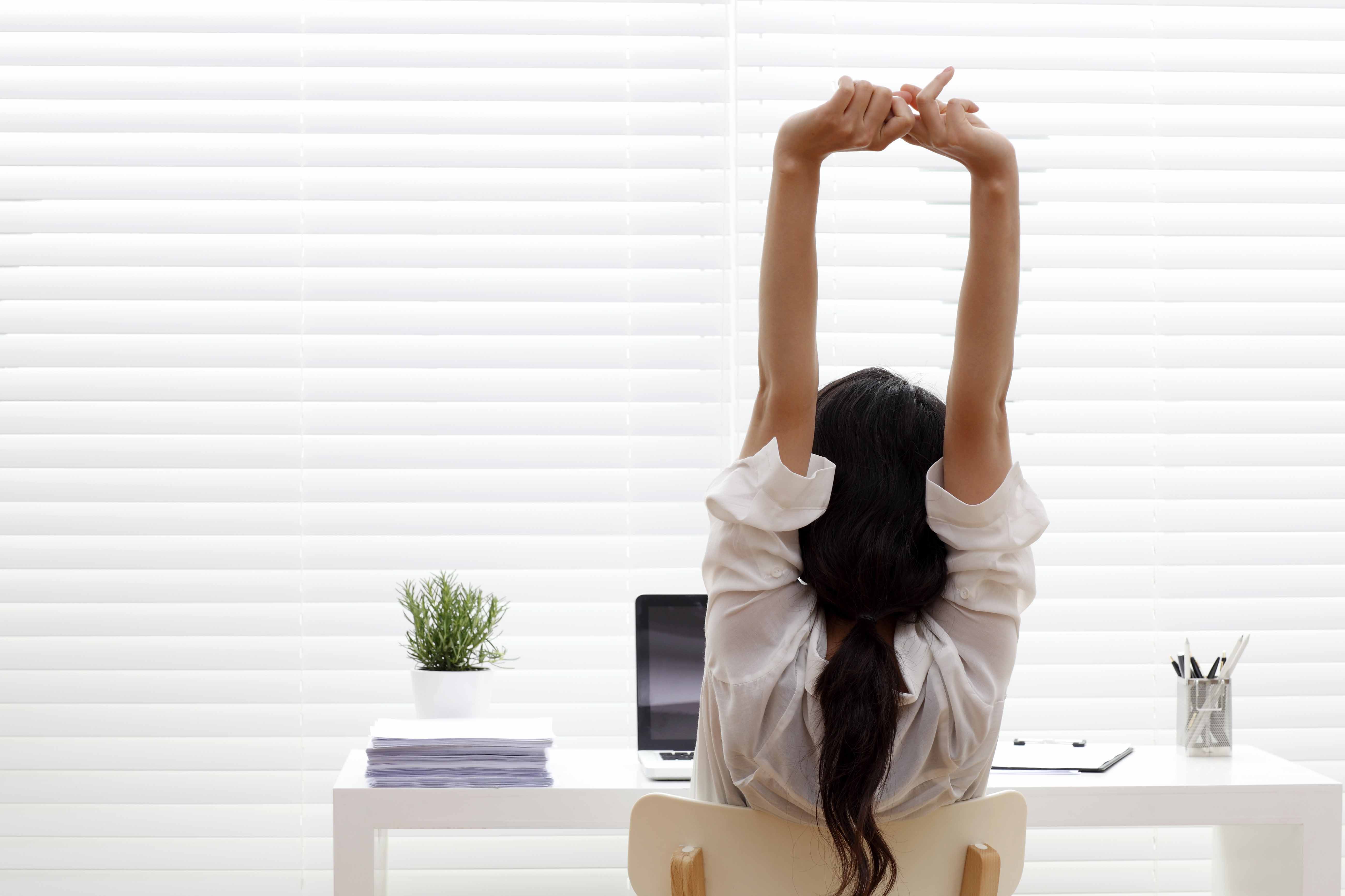 correct posture at desk